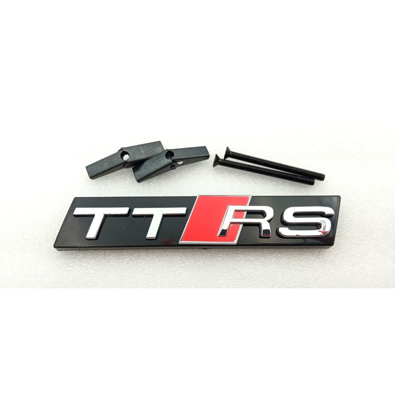 EMBLEMA DE PARRILLA AUDI TTRS PLATA