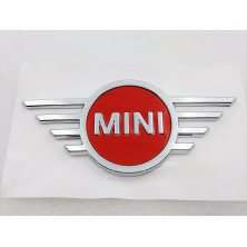 EMBLEMA TRASERO MINI F55 F56 F57 PLATA FONDO ROJO OEM: 51142465242
