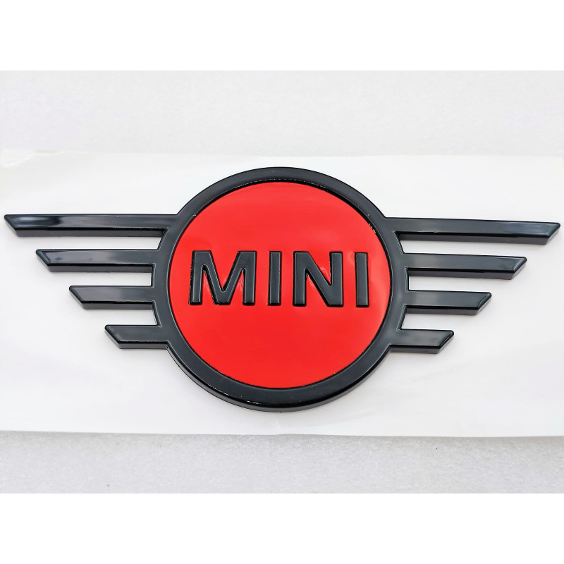 EMBLEMA TRASERO MINI F55 F56 F57 NEGRO FONDO ROJO OEM: 51142465242