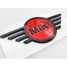 EMBLEMA TRASERO MINI F55 F56 F57 NEGRO FONDO ROJO OEM: 51142465242