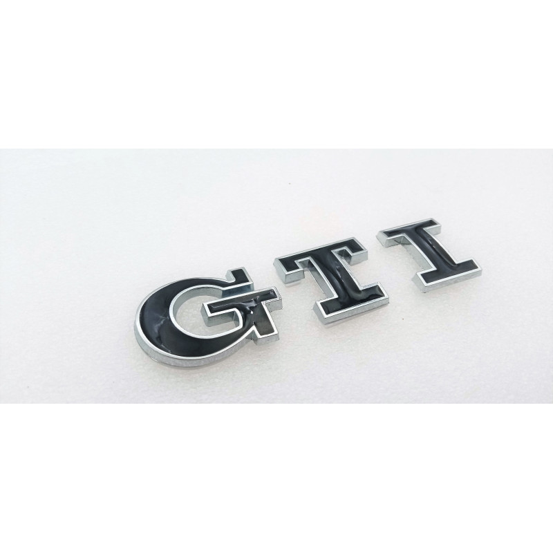 EMBLEMA TRASERO VOLKSWAGEN LETRAS GTI COLOR NEGRO