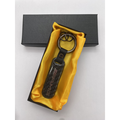 Llavero de carbono con logo mercedes amg