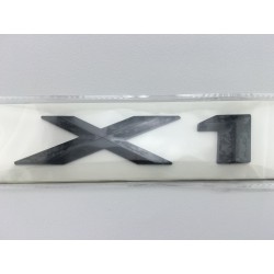 EMBLEMA TRASERO BMW X1 NEGRO