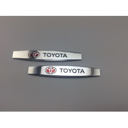 2 Emblemas Laterales TOYOTA Cromados