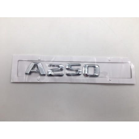 EMBLEMA LETRAS MERCEDES BENZ CLASE A A250 CROMADAS