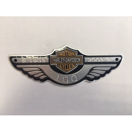 Placa Emblema HARLEY DAVIDSON 100 Aniversario 120x45mm