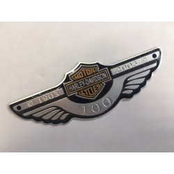 Placa Emblema HARLEY DAVIDSON 100 Aniversario 120x45mm