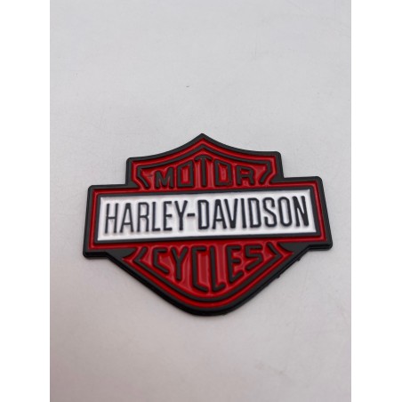 Placa Emblema HARLEY DAVIDSON Rojo y Blanco 57x45mm