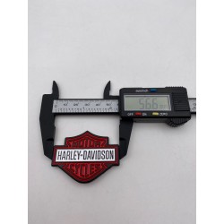 Placa Emblema HARLEY DAVIDSON Rojo y Blanco 57x45mm