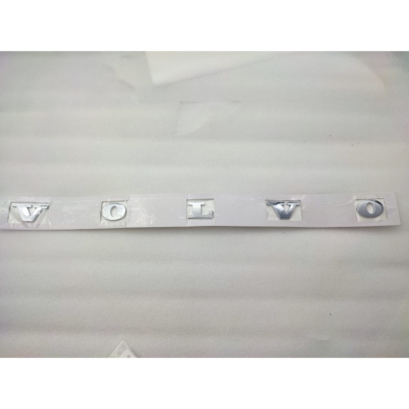 Emblema Trasero Letras VOLVO Cromadas